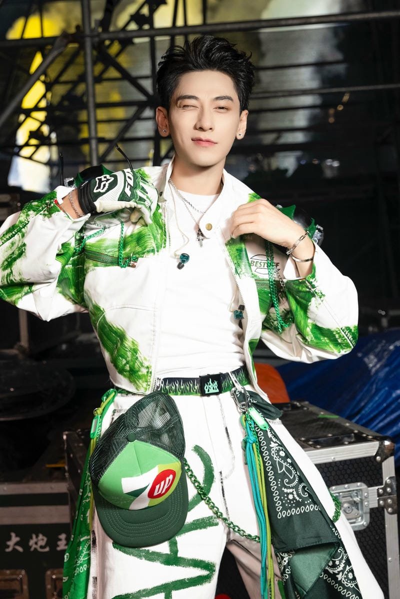 hình ảnh Isaac 19